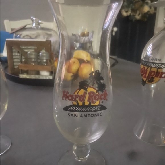 Hard Rock Cafe Hurricane souvenir glasses - Picture 5 of 6